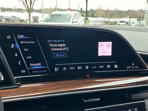 Used 2022 Cadillac Escalade Premium Luxury image 40