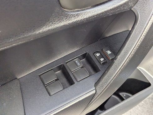 Used 2015 Toyota Corolla L image 27