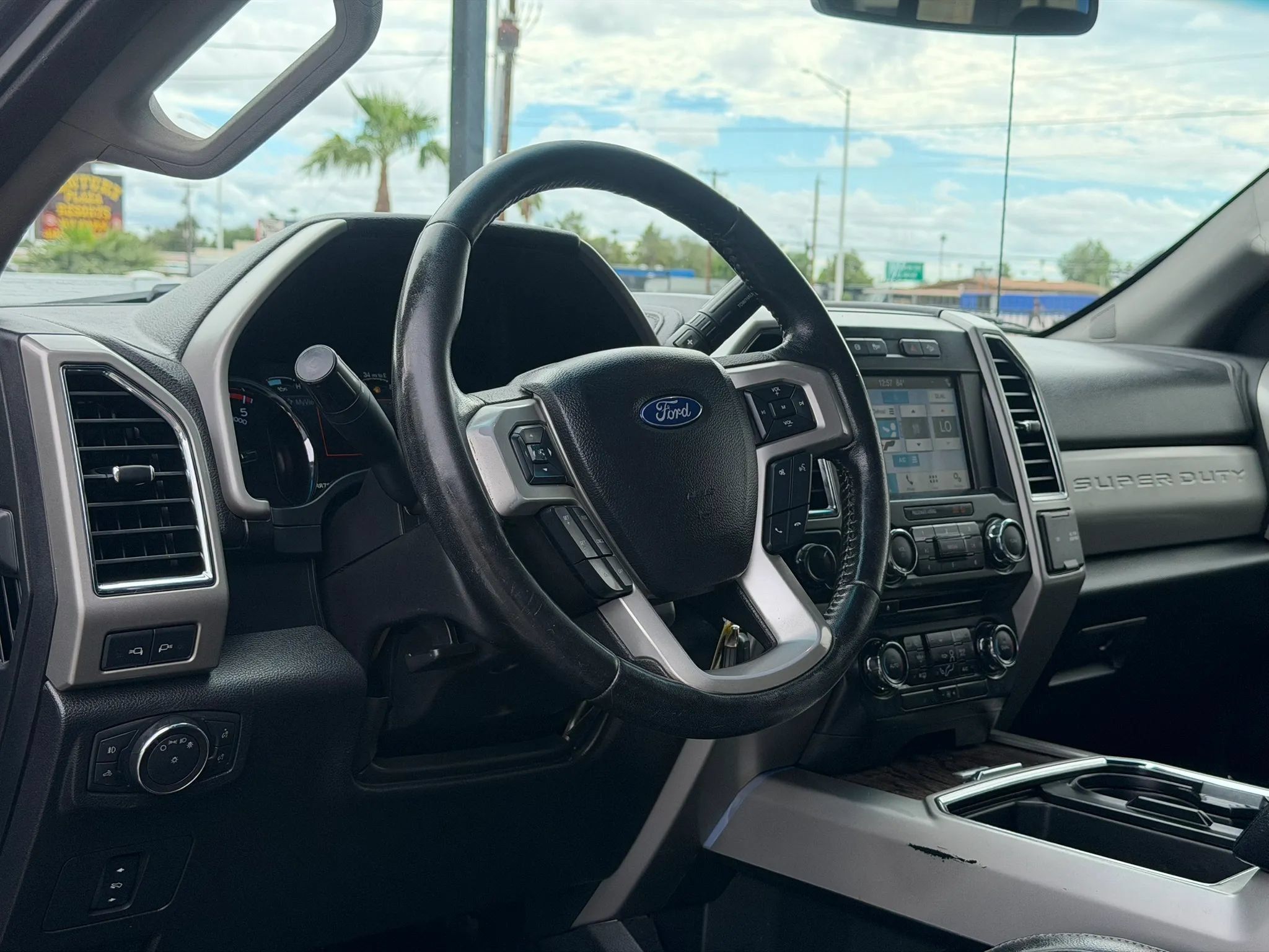 Used 2018 Ford F350 Lariat AWD/4WD image 22