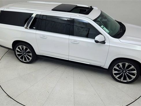 Used 2025 Cadillac Escalade ESV Premium Luxury Platinum image 80