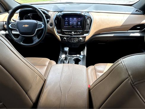 Used 2023 Chevrolet Traverse Premier image 4