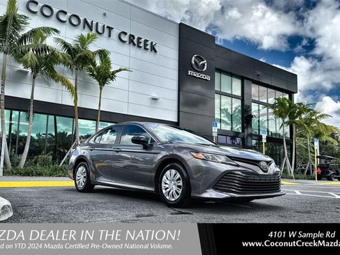 Used 2018 Toyota Camry L image 1