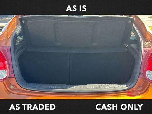 Used 2016 Hyundai Veloster w/ Option Group 03 image 10