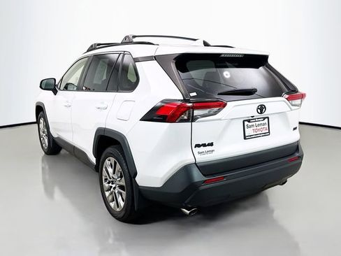 Used 2023 Toyota RAV4 XLE Premium image 5