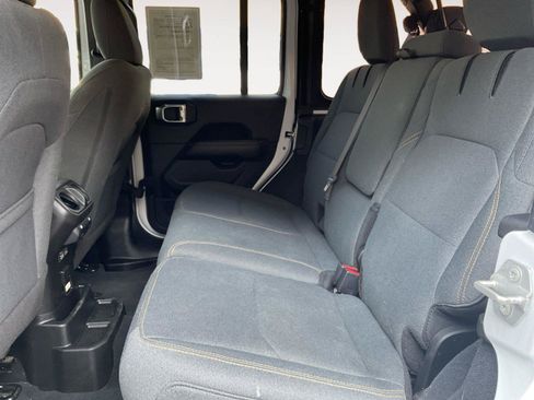 Used 2024 Jeep Wrangler Unlimited Sahara AWD/4WD image 13