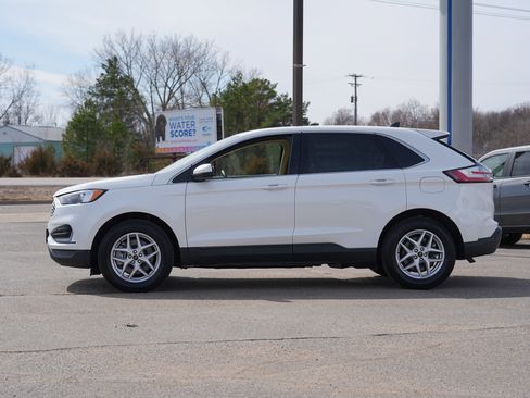 Used 2024 Ford Edge SEL w/ Convenience Package image 7