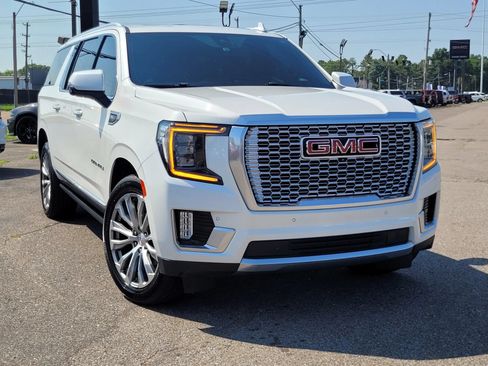 Used 2021 GMC Yukon XL Denali w/ Denali Premium Package RWD image 20