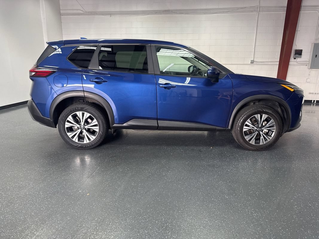 Used 2023 Nissan Rogue SV AWD/4WD image 3