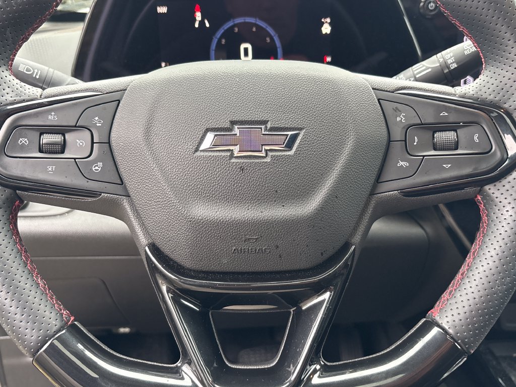 Used 2025 Chevrolet Trax RS w/ Sunroof Package FWD image 7