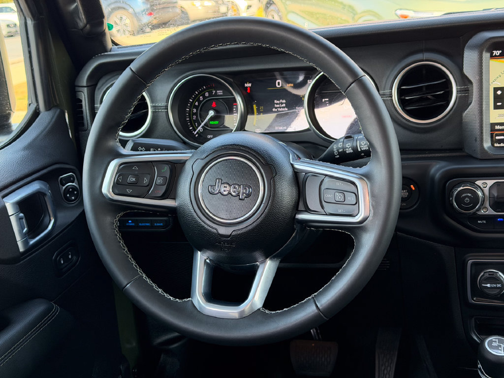 Used 2022 Jeep Wrangler Unlimited Sahara AWD/4WD image 21