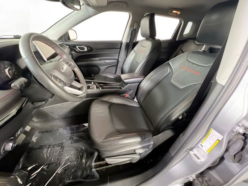 Used 2022 Jeep Compass Trailhawk AWD/4WD image 19