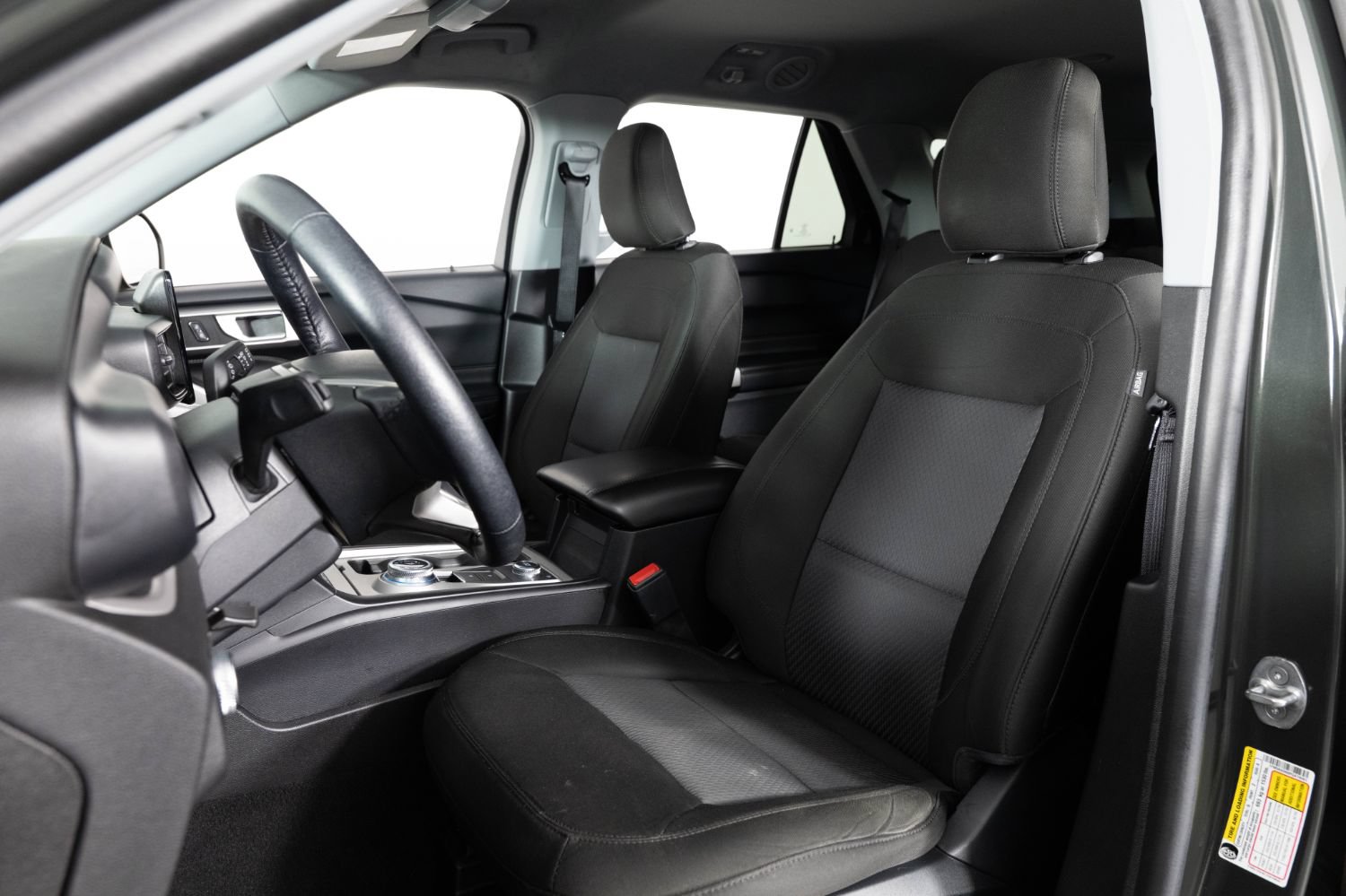 Used 2023 Ford Explorer XLT AWD/4WD image 16