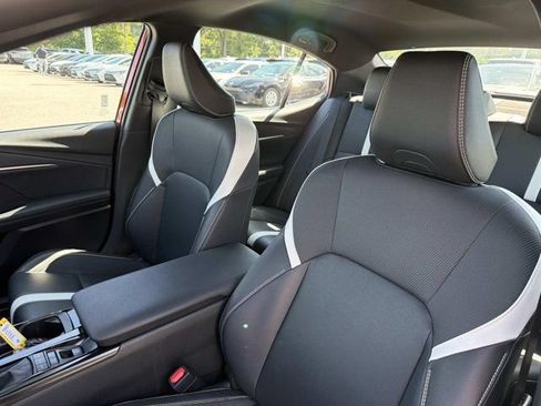 Certified 2025 Toyota Camry SE FWD image 11