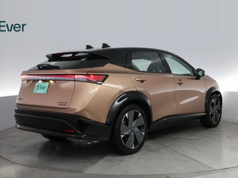 Used 2024 Nissan Ariya AWD image 12