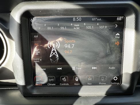 Used 2022 Jeep Wrangler Unlimited Sport w/ Sun And Sound Package image 26