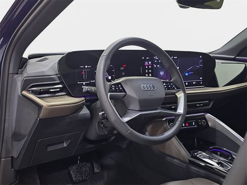 Used 2025 Audi Q5 2.0T Premium Plus w/ Premium Plus image 17