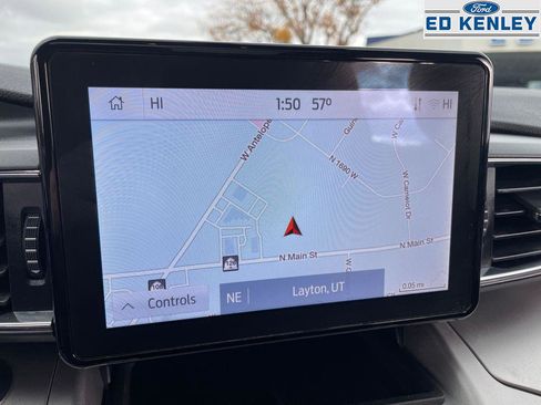 Used 2022 Ford Explorer XLT w/ Equipment Group 202A image 10