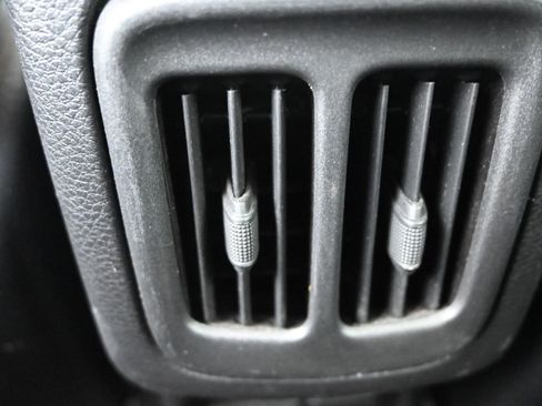 Used 2021 Jeep Compass Limited image 33