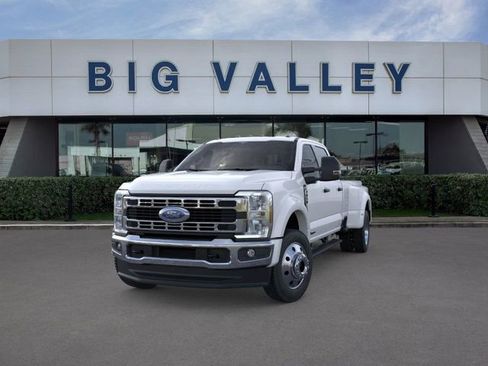 New 2026 Ford F450 XLT w/ FX4 Off-Road Package image 2