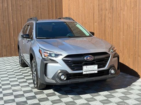 Used 2025 Subaru Outback Premium w/ Popular Package #1A image 11