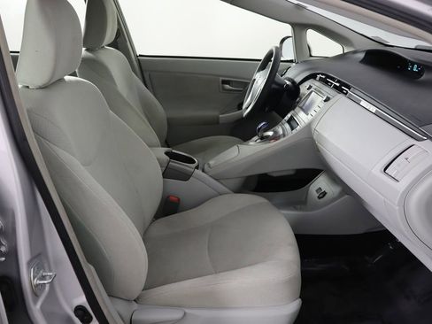 Used 2015 Toyota Prius Two image 19