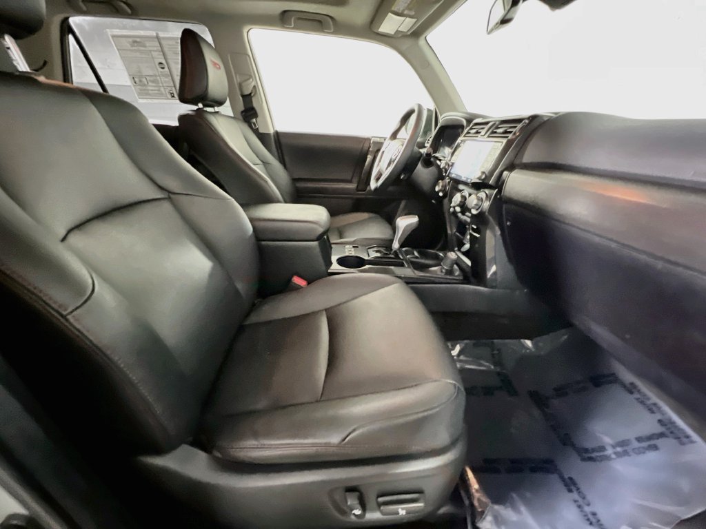Used 2022 Toyota 4Runner TRD Off-Road Premium AWD/4WD image 28