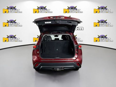 Used 2020 Toyota Highlander XLE image 26