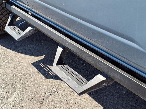 Used 2023 Ford Bronco Badlands w/ Sasquatch Package image 12