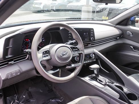 Certified 2022 Hyundai Elantra SEL FWD image 22