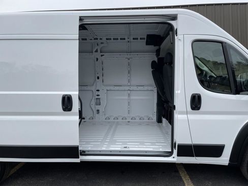 New 2026 RAM ProMaster 2500 w/ Convenience Group image 30