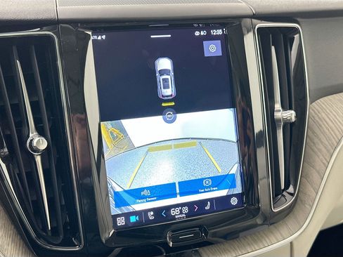 Certified 2023 Volvo XC60 B5 Plus w/ Climate Package image 15