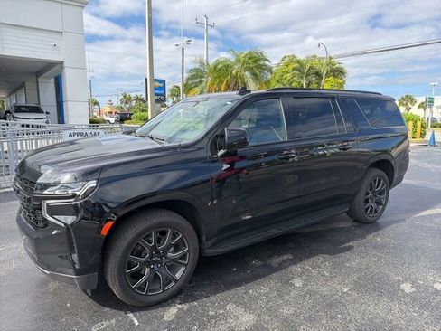 Used 2024 Chevrolet Suburban RST w/ Luxury Package image 2