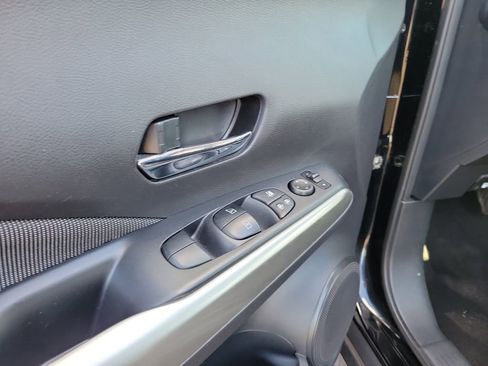 Used 2019 Nissan Kicks SV image 19