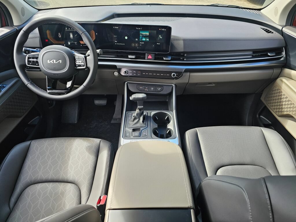 New 2026 Kia Carnival FWD image 9