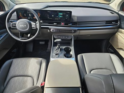 New 2026 Kia Carnival FWD image 9