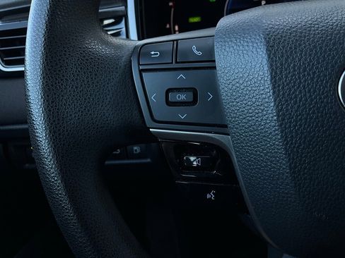 Used 2025 Toyota Camry LE image 32