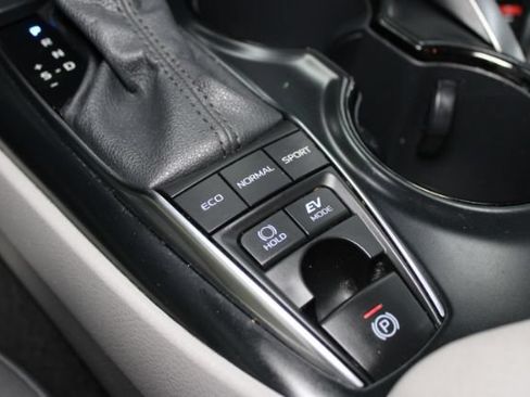 Used 2020 Toyota Camry LE w/ Fleet Convenience Package FWD image 17