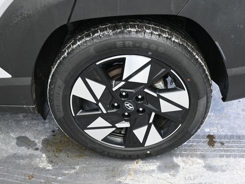 Used 2024 Hyundai Kona SEL image 13