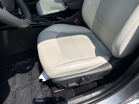 Used 2023 Kia Niro EX Touring FWD image 15