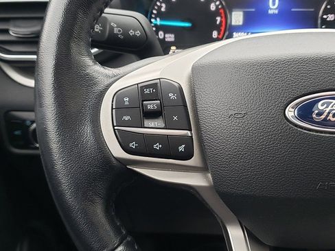Certified 2022 Ford Explorer XLT w/ Equipment Group 202A image 27