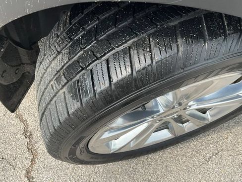 Used 2018 Ford Explorer Limited w/ Equipment Group 301A FWD image 4