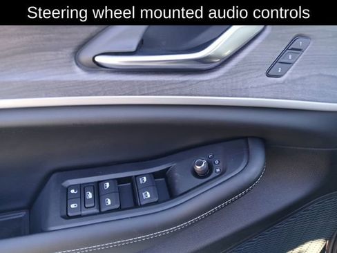 New 2025 Jeep Grand Cherokee Limited w/ Luxury Tech Group II image 13