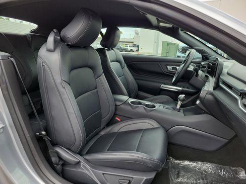 Used 2025 Ford Mustang Premium RWD image 30