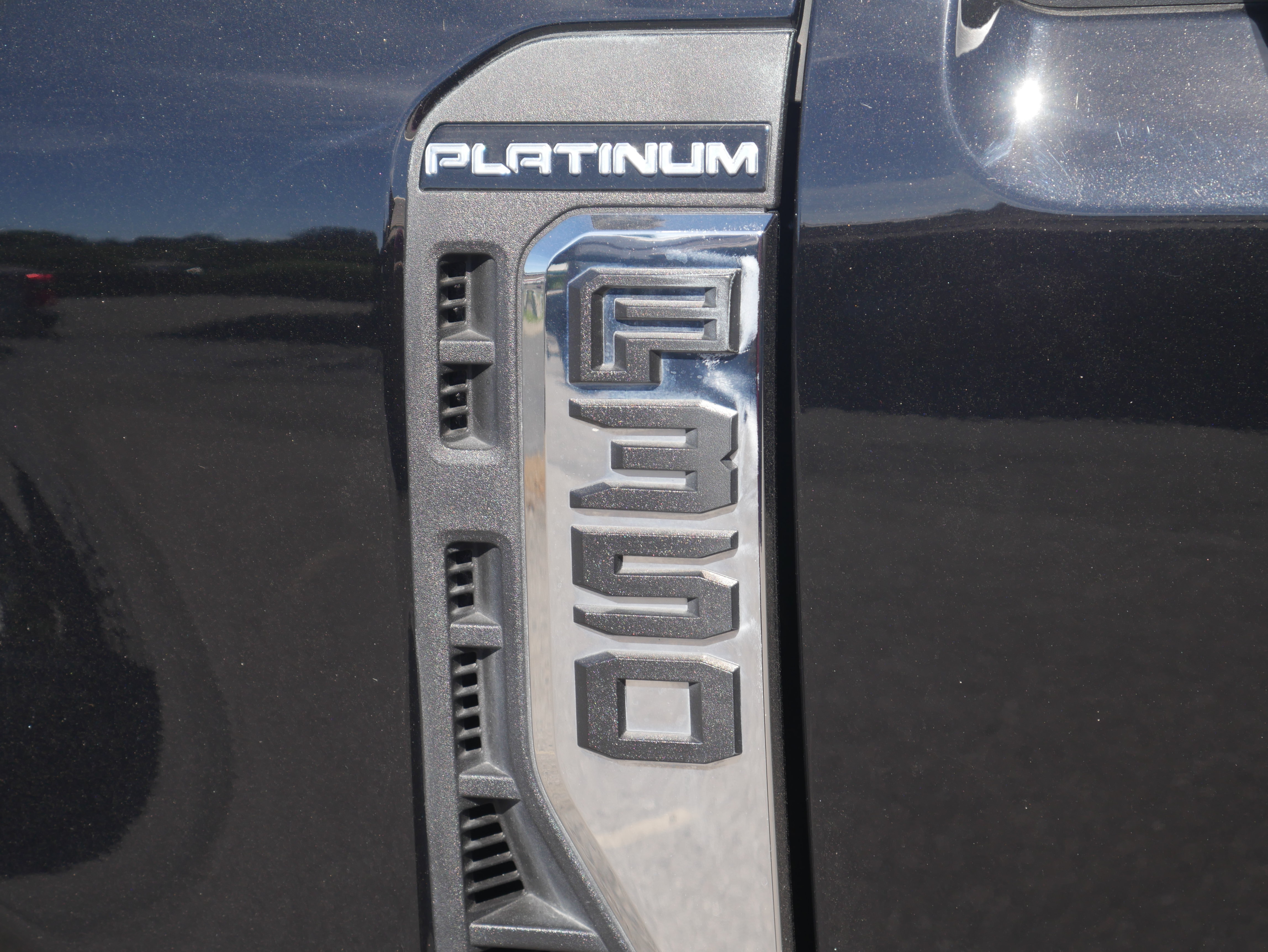 Certified 2024 Ford F350 Platinum w/ Tremor Off-Road Package AWD/4WD image 22