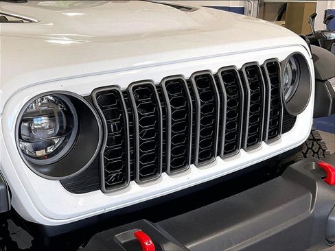 Used 2026 Jeep Gladiator Rubicon AWD/4WD image 31