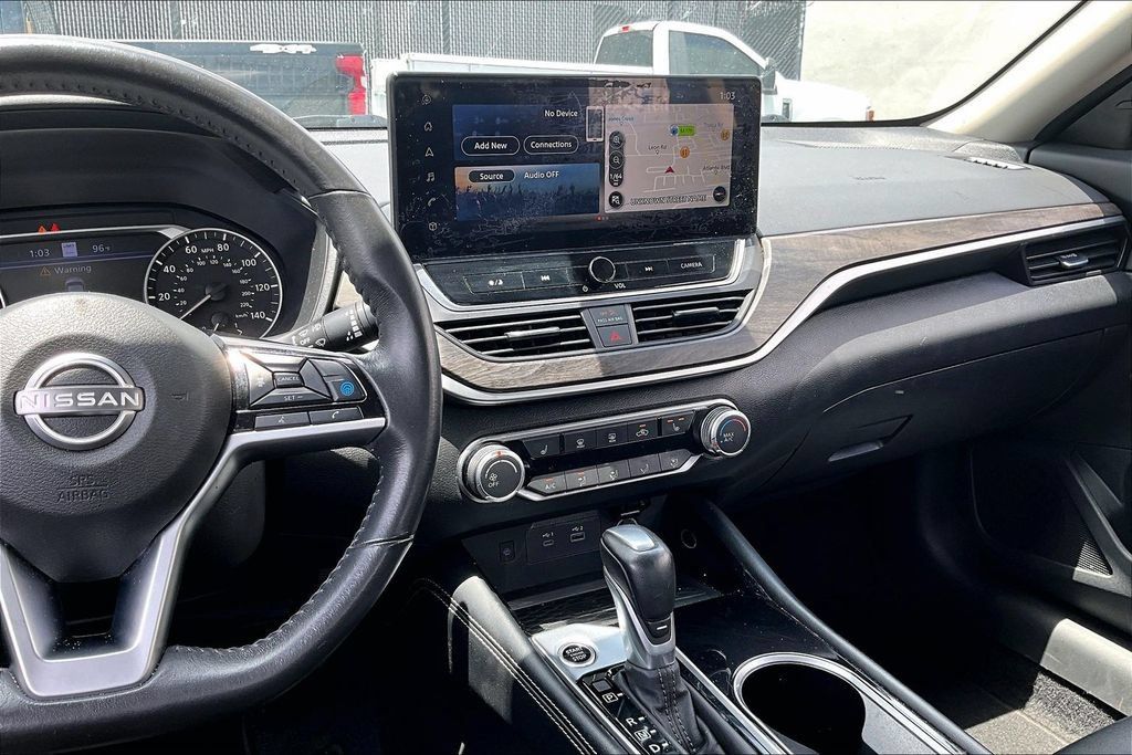 Used 2024 Nissan Altima 2.5 SV w/ SV Premium Package FWD image 9