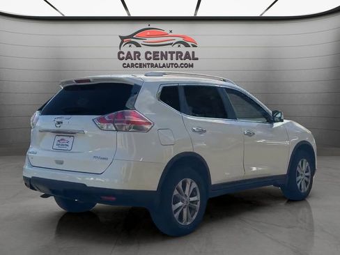 Used 2016 Nissan Rogue SV w/ SV Premium Package AWD/4WD image 5