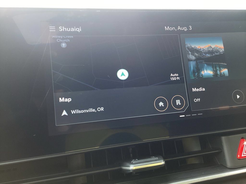 Used 2025 Kia Carnival SX FWD image 14