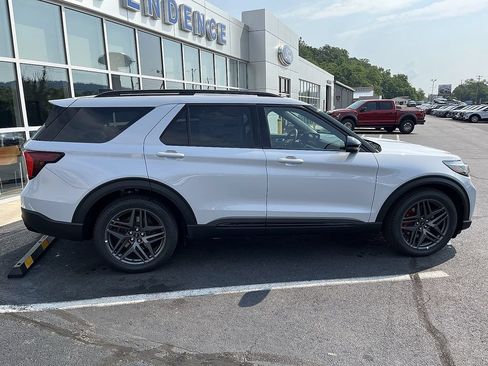 New 2026 Ford Explorer ST w/ Sun And Sound Package AWD/4WD image 9