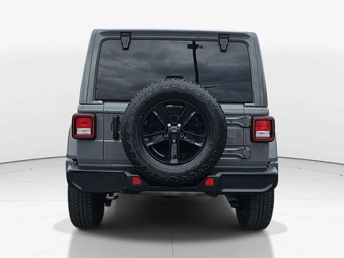 Used 2022 Jeep Wrangler Unlimited Sahara AWD/4WD image 7